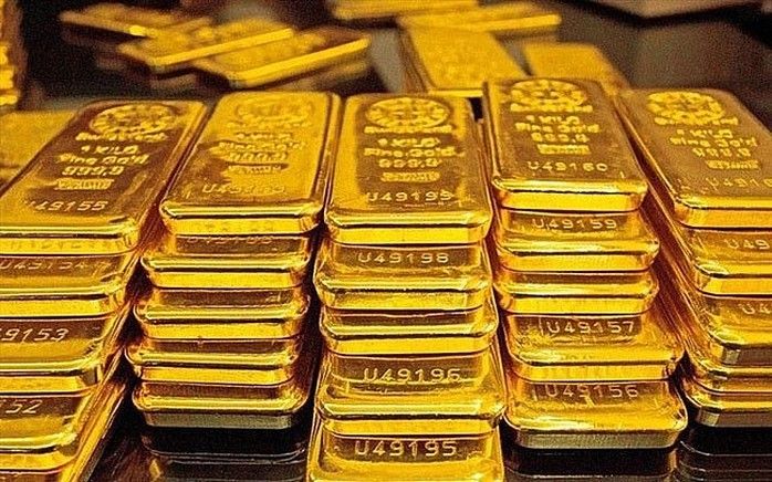 Gold prices hit multi-day lows; experts say buying as a safe haven is no longer attractive