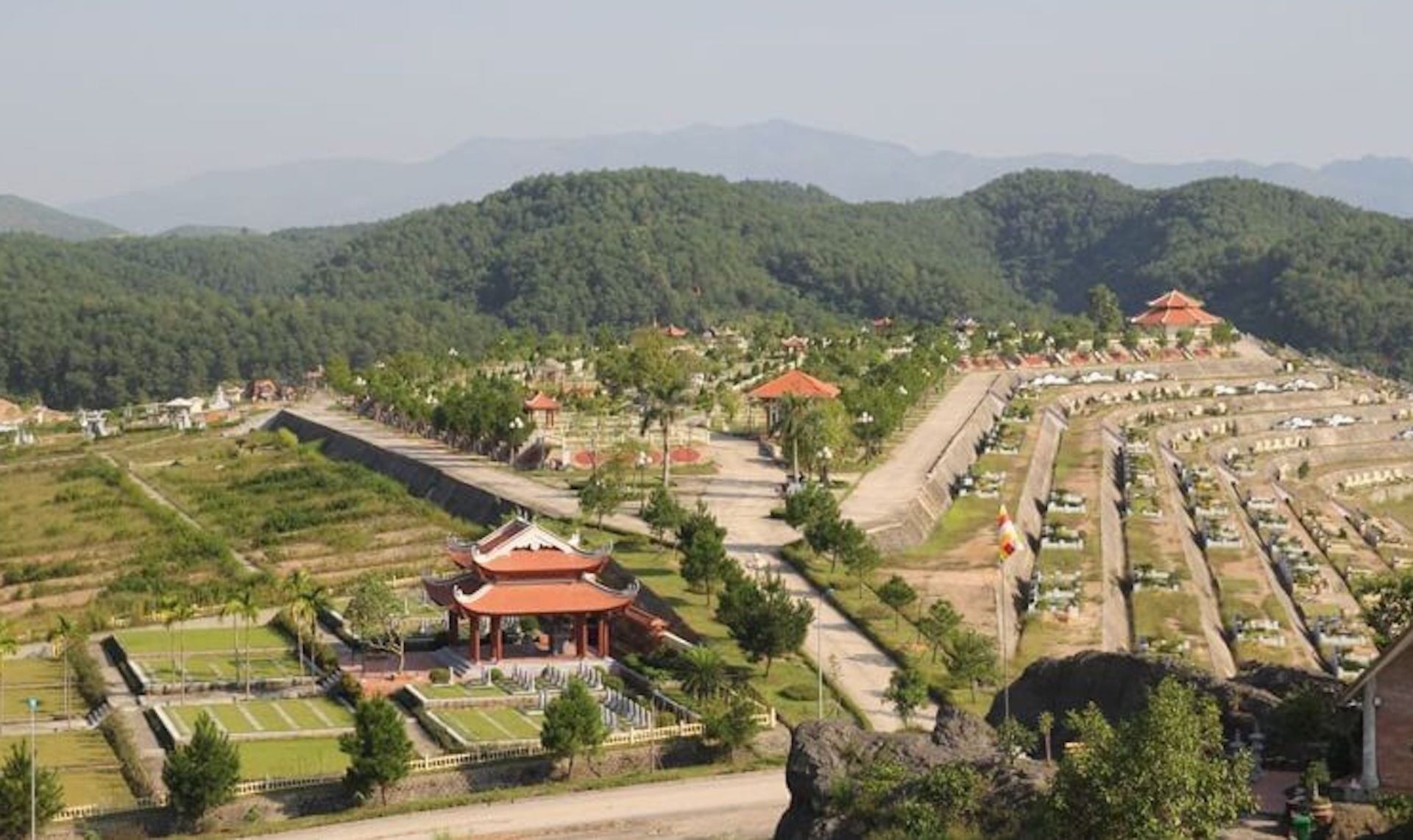 Thị trường mua bán ‘suất mộ’: Mộ phần giá trăm triệu, khu gia tộc lên 5 tỷ đồng