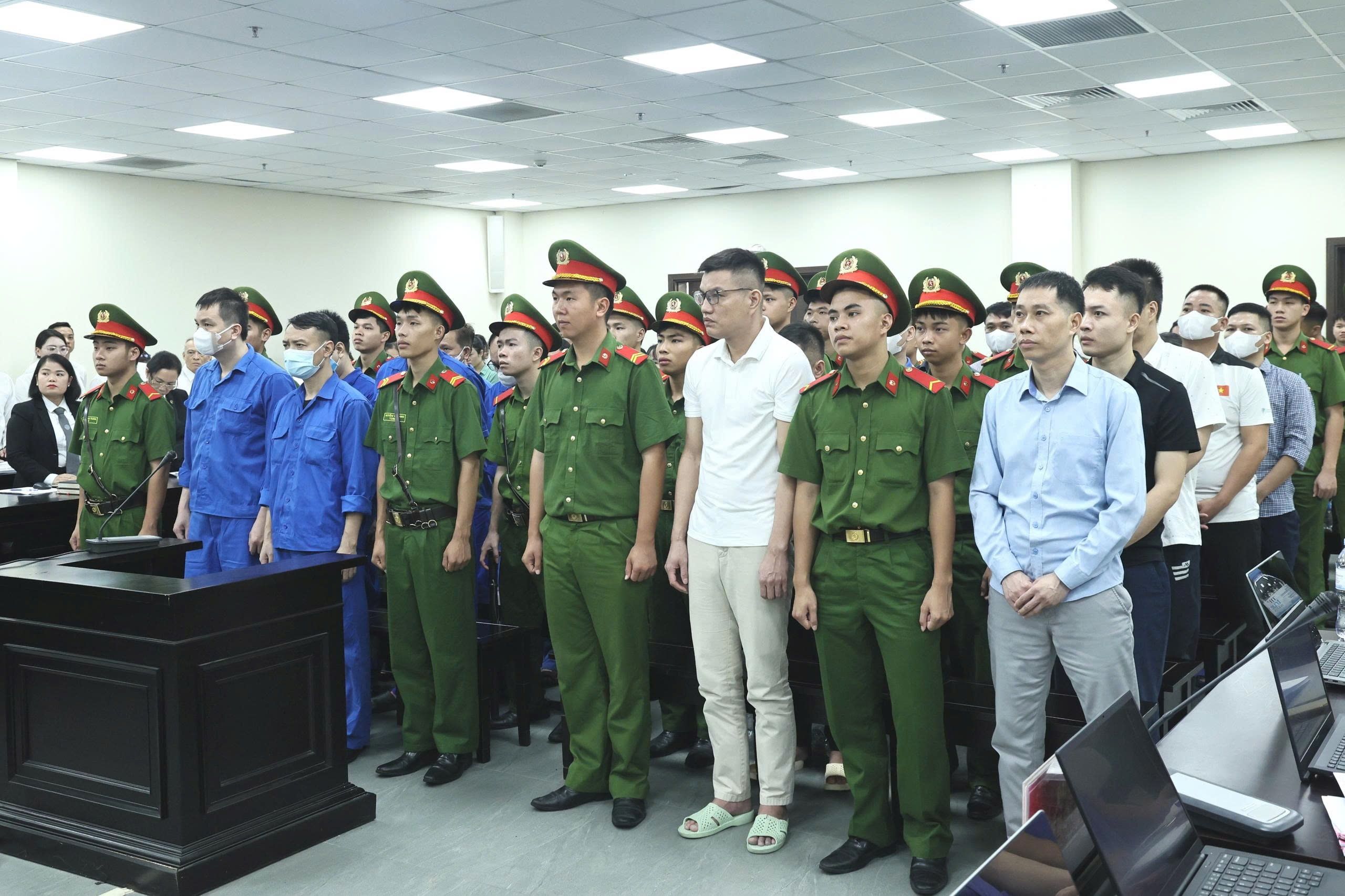 cuu-pho-phong-canh-sat-lua-dao-chay-an-cho-doanh-nghiep-sua-gia.jpg