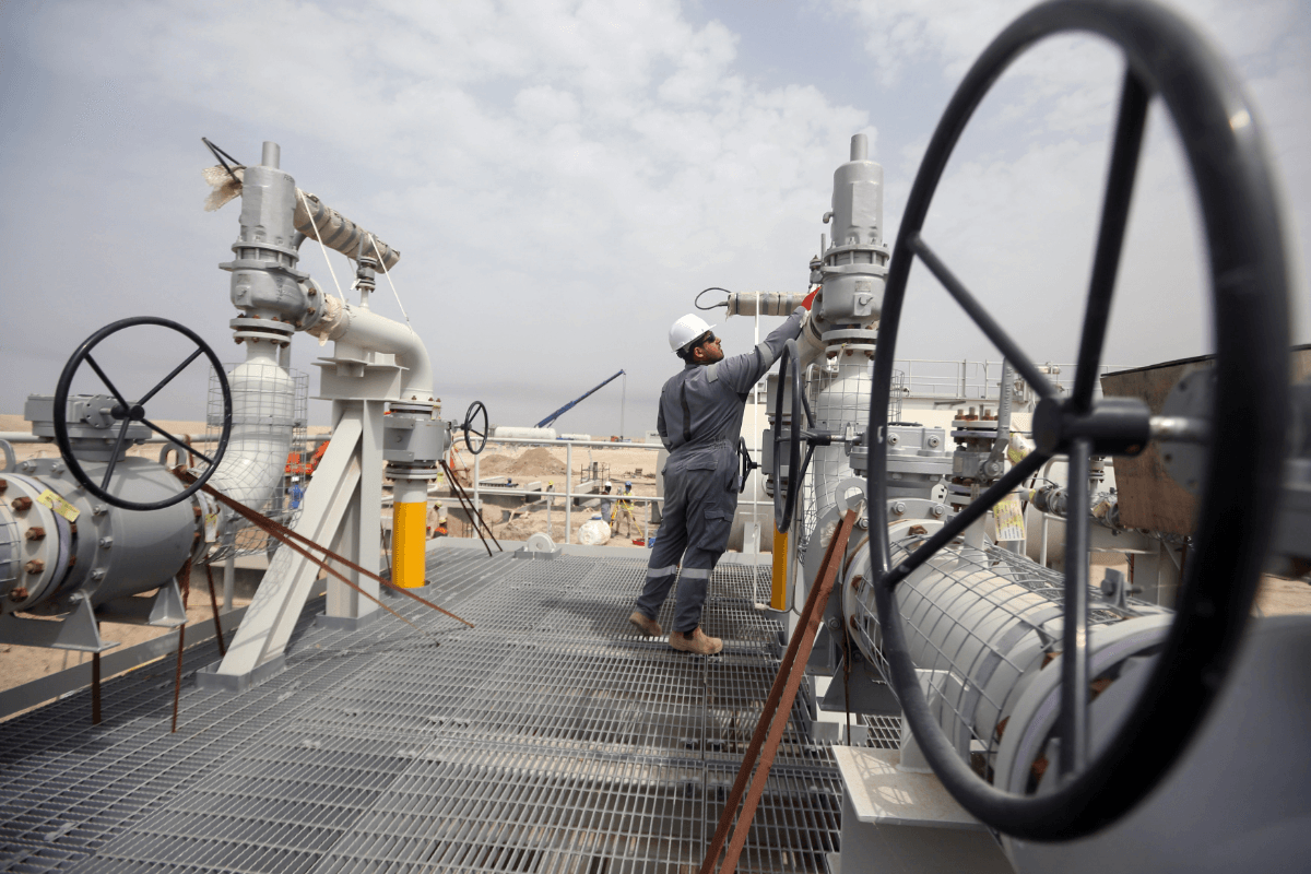 Iraq discovers a giant oil field near the Saudi border