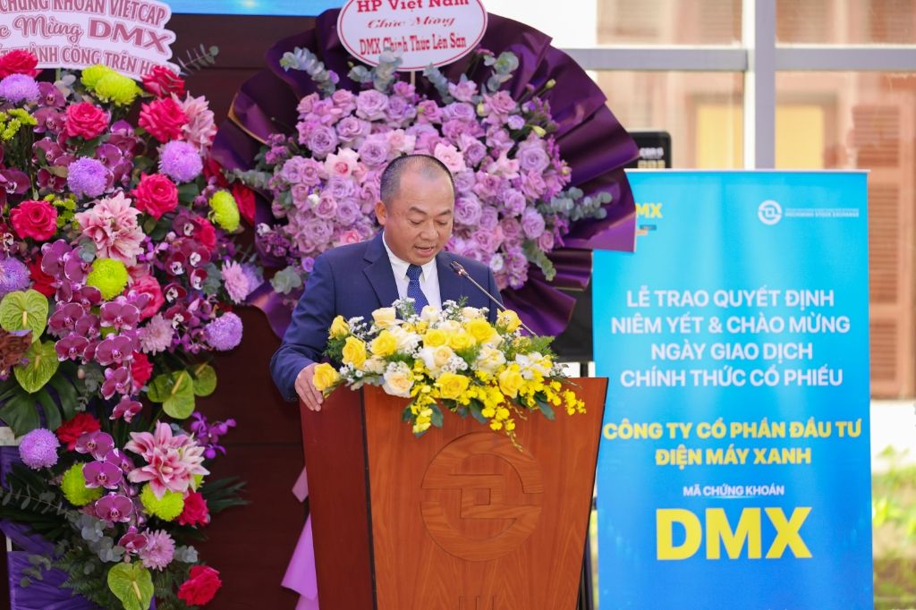 Vừa niêm yết HoSE, CEO Điện Máy Xanh xuống tiền mua thêm 268.000 cổ phiếu DMX