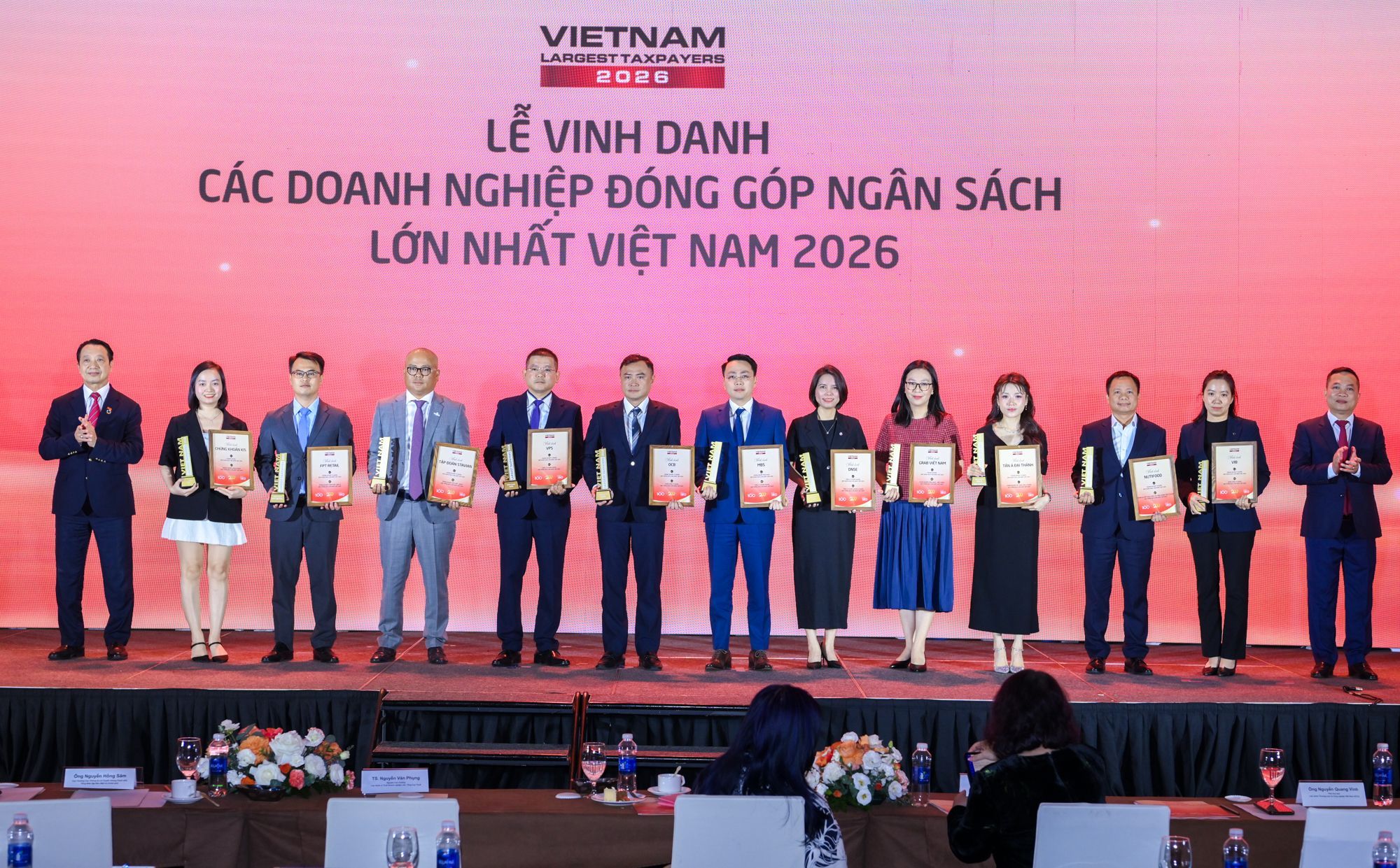 dnse-da-chuyen-hoa-loi-the-cong-nghe-ban-dau-thanh-hieu-qua-kinh-doanh-vi-the-thi-truong.jpg