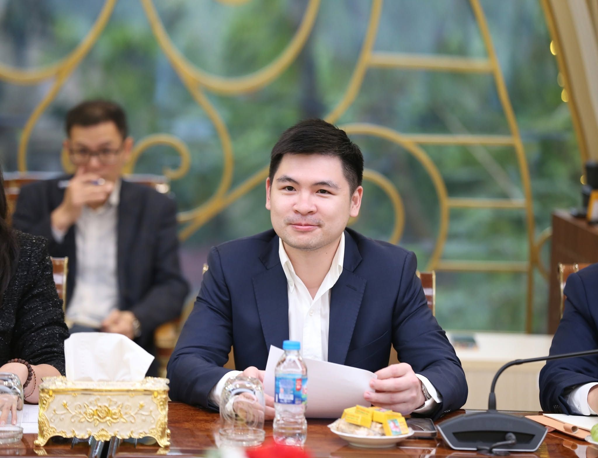 Cổ phiếu SHB giảm sàn, con trai bầu Hiển mất hơn 110 tỷ đồng