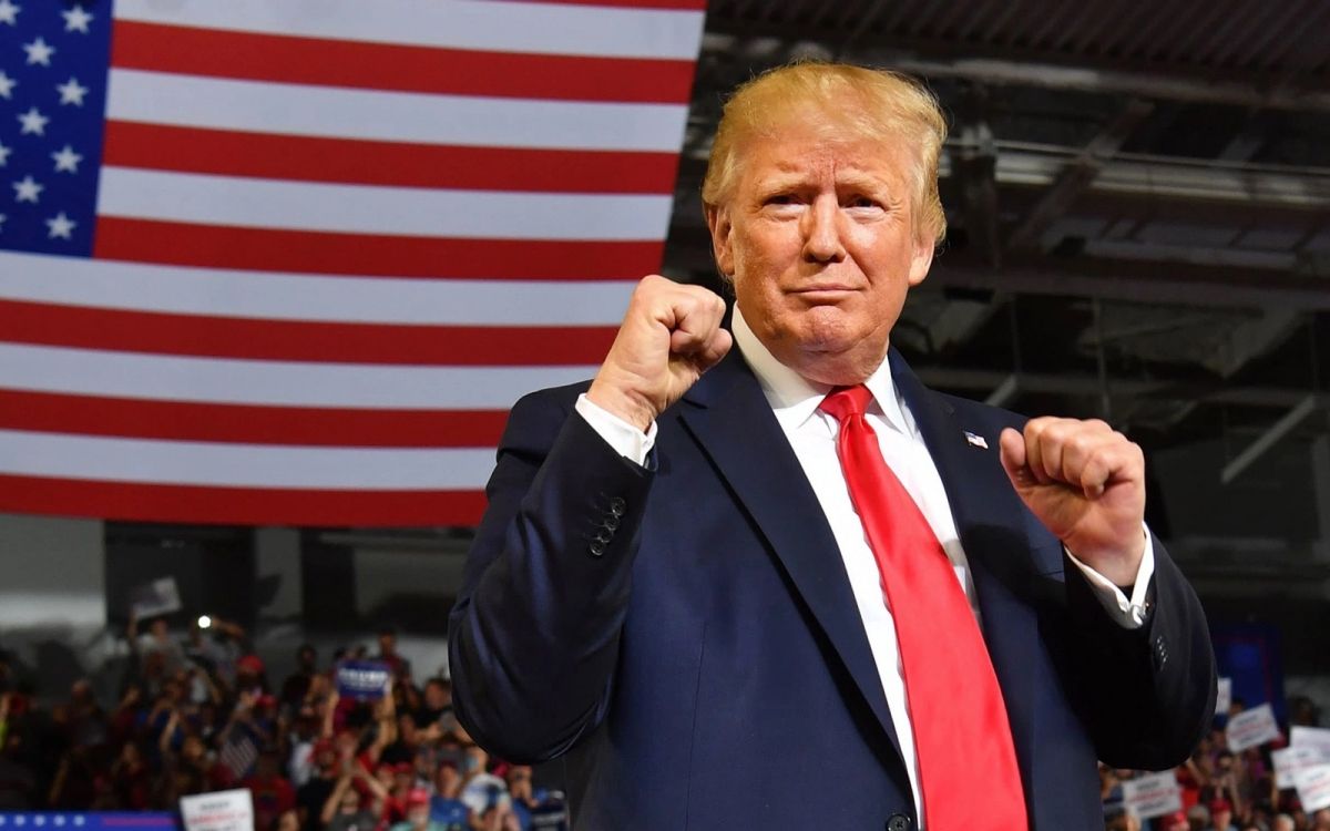 Ông Trump thực hiện hơn 21.000 giao dịch cổ phiếu trong năm đầu nhiệm kỳ hai