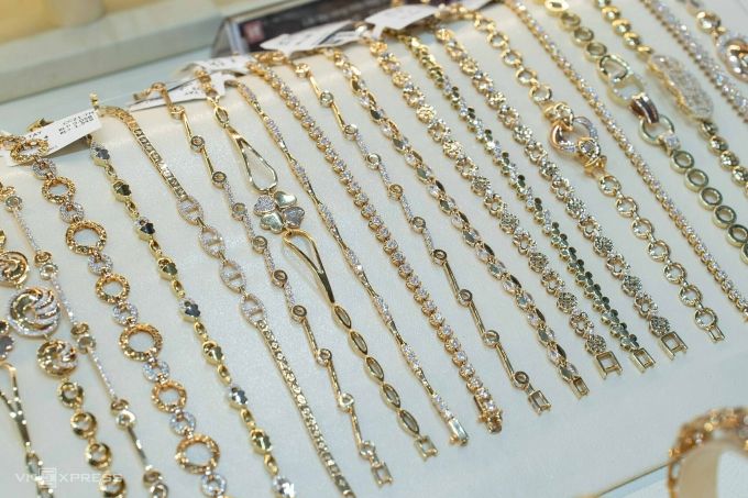 Vietnam Gold Business Association calls for policy allowing raw gold imports by enterprises under foreign contracts