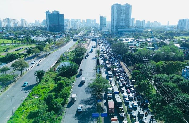 TP.HCM nghiên cứu đường trên cao dài 18 km dọc theo đường Nguyễn Văn Linh ở khu Nam, kết nối cầu Thủ Thiêm 4