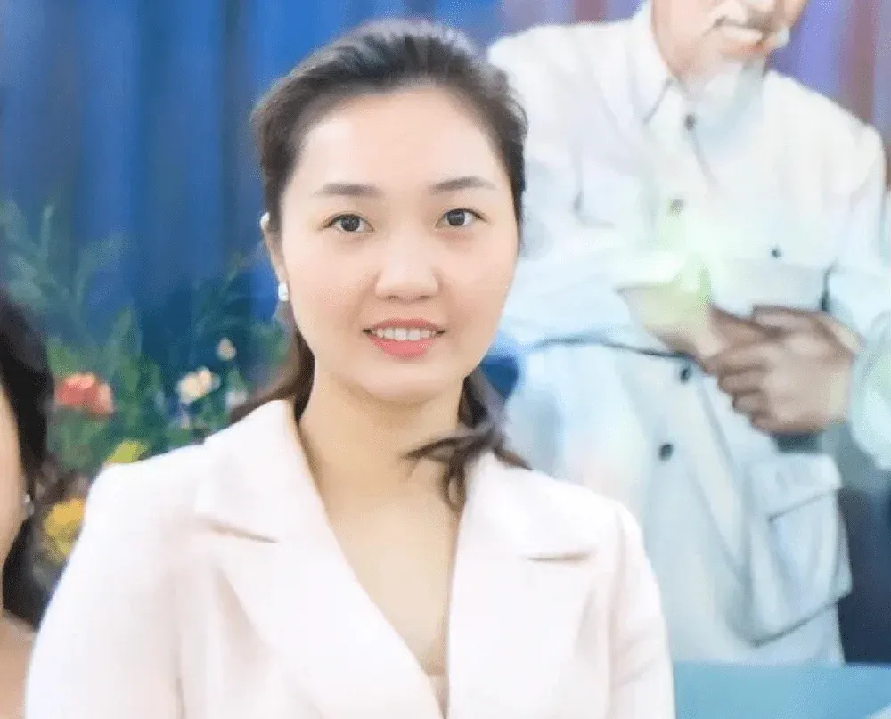 Kín tiếng đứng sau Quốc Cường Gia Lai, người em gái của Cường Đô La nắm giữ khối tài sản ra sao?