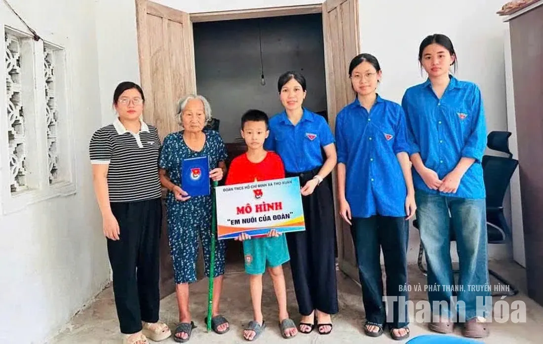 “Em nuôi của Đoàn” – chắp cánh em đến trường
