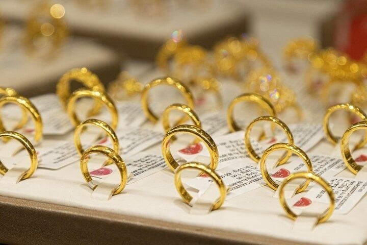 Gold bars and 4-digit gold rings hold steady after three-session narrow trading range