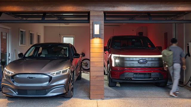 Giám đốc điều hành Ford Jim Farley cho biết Mỹ đang ở mức dễ bị tổn thương nhất từ trước đến nay giữa tình trạng thiếu lao động có kỹ năng