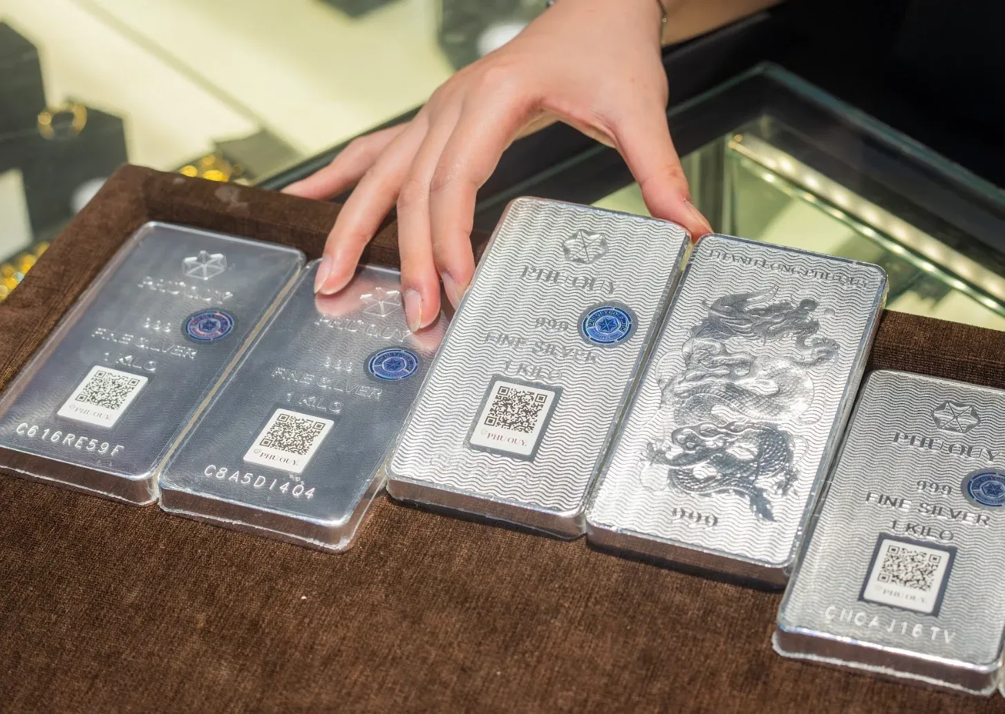 Giá bạc hôm nay 14/8: Bạc thế giới quanh 65,57 USD/ounce, thị trường chờ tín hiệu từ Fed
