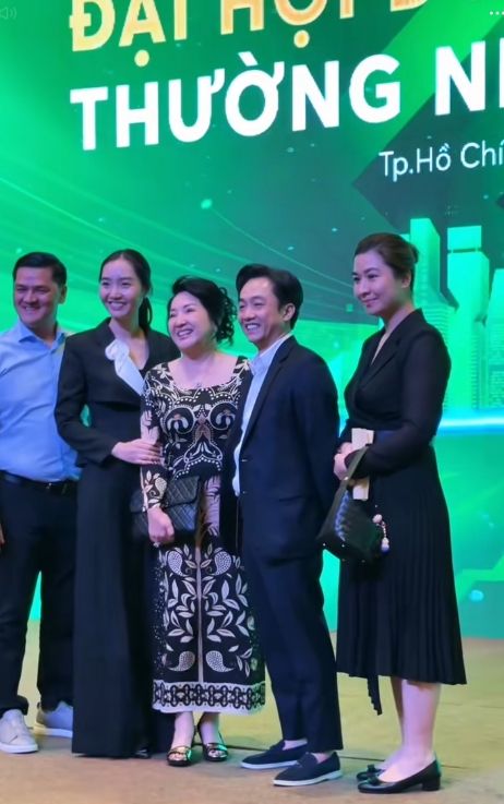 gia đình cường đô la.webp