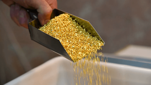 Gold prices fall after Fed meeting as policy remains unchanged and inflation risks persist