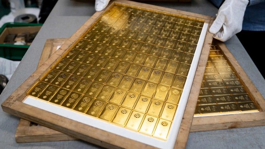 Giá vàng giằng co giữa căng thẳng Trung Đông và áp lực từ Fed