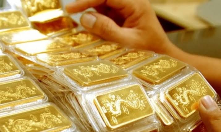 Giá vàng hôm nay: Vàng bất động, giới phân tích bất đồng, chia làm 3 phe