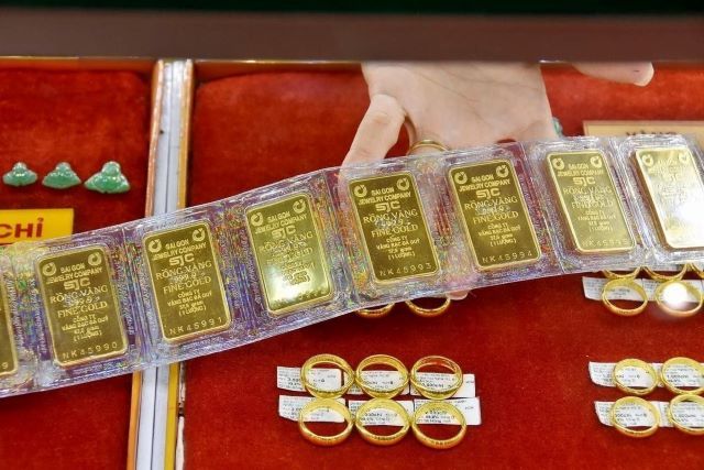 Giá vàng hôm nay 23/7: SJC và vàng nhẫn đồng loạt giảm