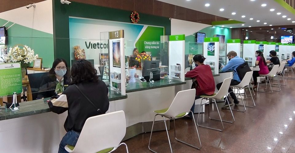 giao-dich-tai-vietcombank-nhung.jpg