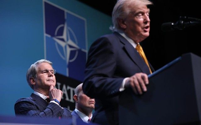 'Giật mình' với số lượng giao dịch cổ phiếu mà ông Trump thực hiện trong 1 tháng: Nhiều gấp 40 lần bộ trưởng tài chính Mỹ trong cả năm