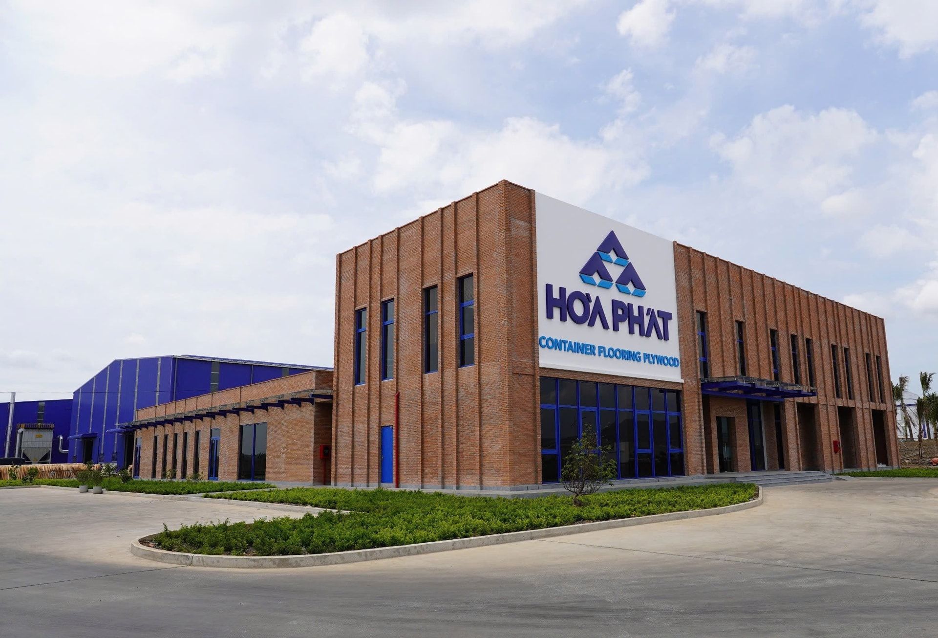 Người nhà Phó Chủ tịch Hòa Phát đăng ký bán 350.000 cổ phiếu HPG