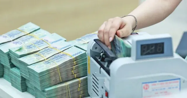 Huy động vốn ngân hàng bất ngờ tăng mạnh, cao hơn tăng trưởng tín dụng