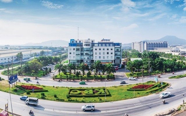 First HOSE-listed company to report Q3 2026 financial statements: net profit above VND 1.2 trillion, up about threefold from the same period; total assets near VND 77 trillion.