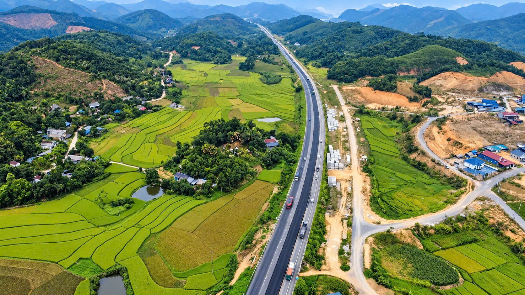Toàn cảnh dự án mở rộng cao tốc Nội Bài - Lào Cai sau một năm thi công