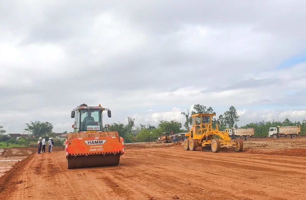 Gia Lai siết tiến độ cao tốc Quy Nhơn - Pleiku, nhiều gói thầu mới đạt dưới 1%