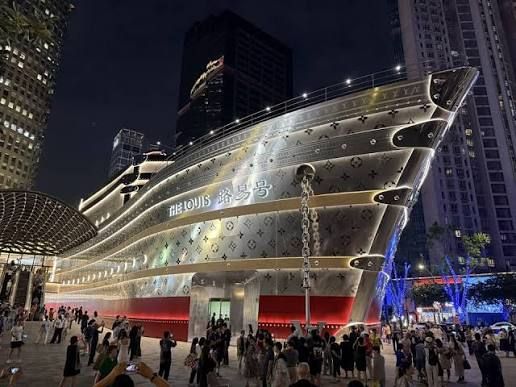 The Louis của Louis Vuitton 20.10.jfif