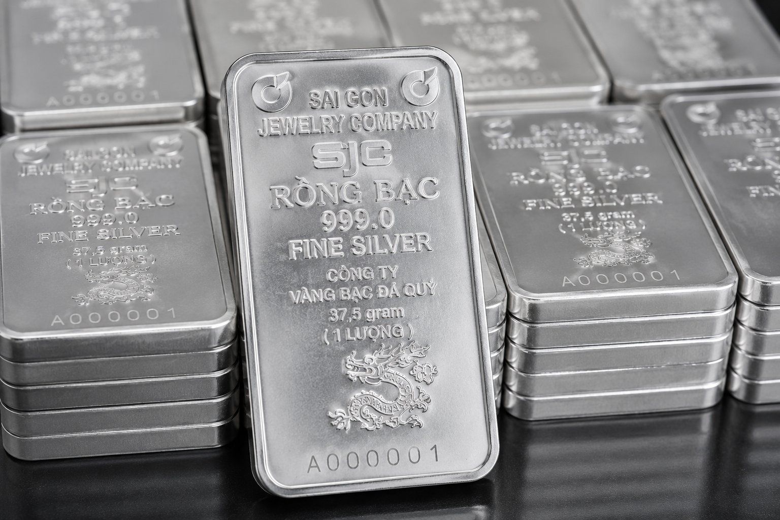 Giá bạc hôm nay 19/10/2026: Bạc Phú Quý bán ra hơn 2,05 triệu đồng/lượng