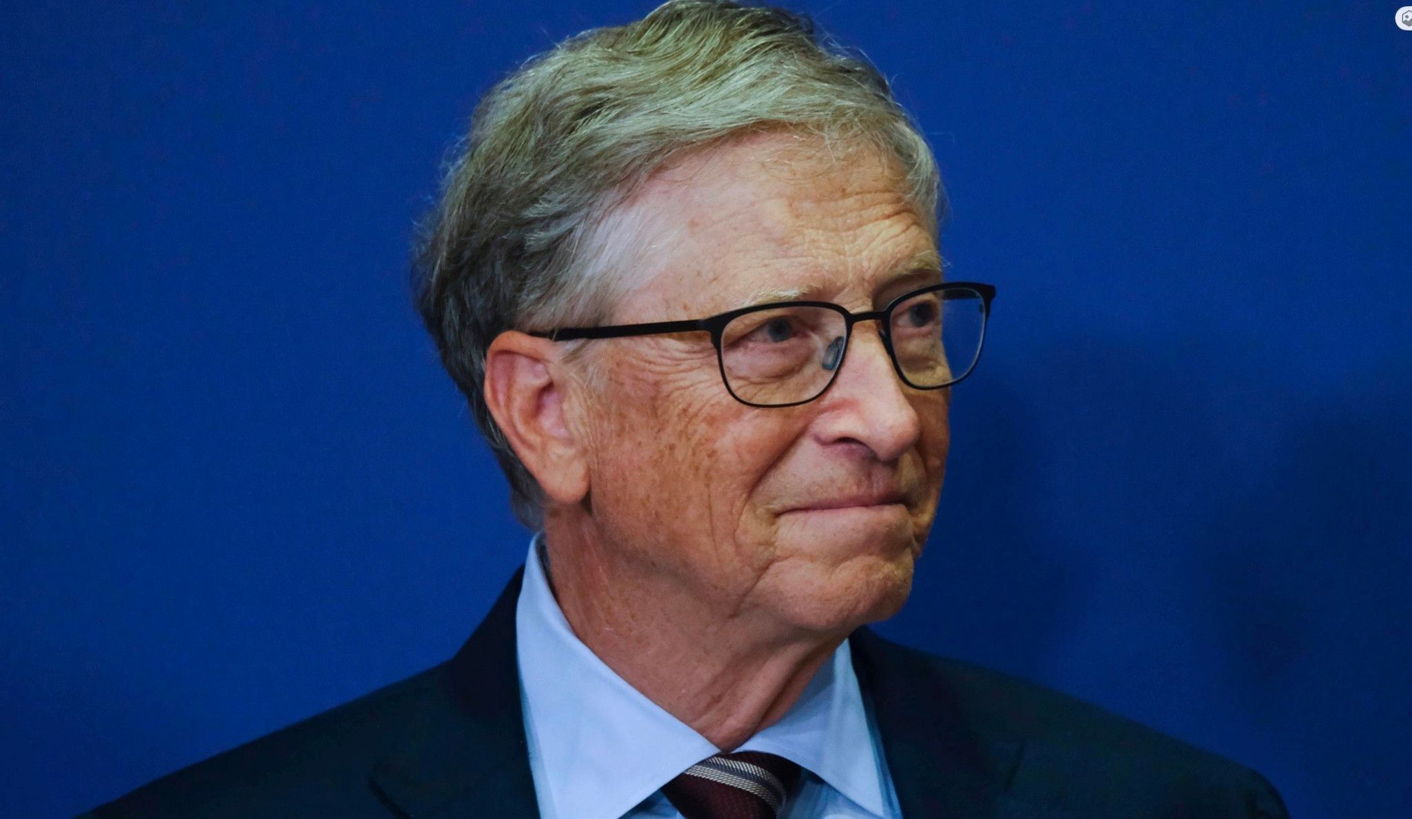 Bill Gates cảnh báo thế giới có thể trải qua 20 năm biến động vì AI