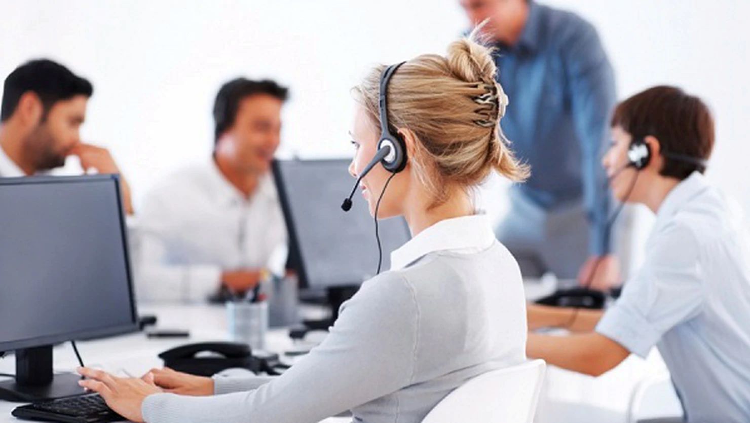 Chatbot AI chăm sóc khách hàng: Tiết kiệm cho doanh nghiệp, phiền lòng người dùng