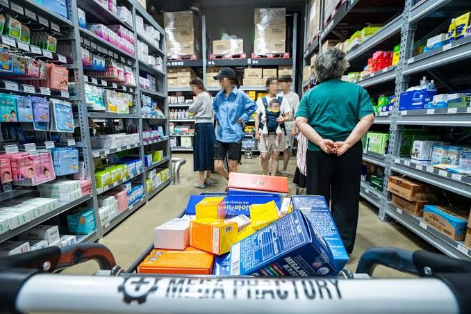 Xu hướng mua mỹ phẩm tại hiệu thuốc thu hút du khách ở Hàn Quốc