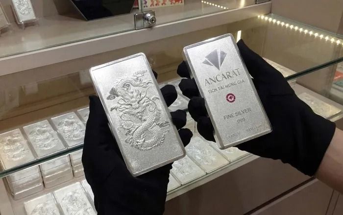 Giá bạc ngày hôm nay 16/10/2026: Bạc thế giới giảm còn 59,19 USD/ounce
