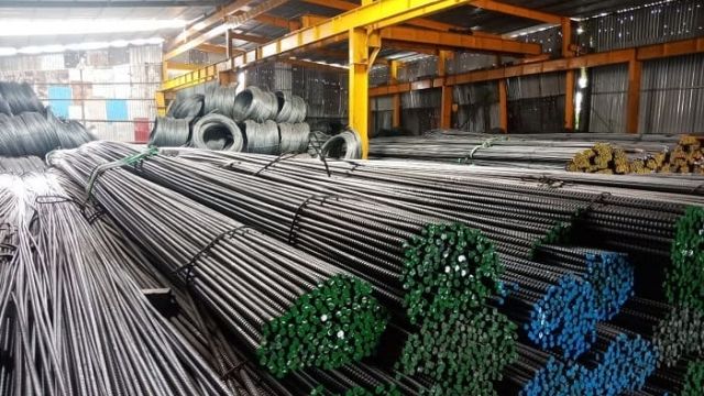 Giá thép ngày hôm nay 16/10/2026: Quặng sắt giảm trước áp lực nguồn cung, giá thép trong nước đi ngang