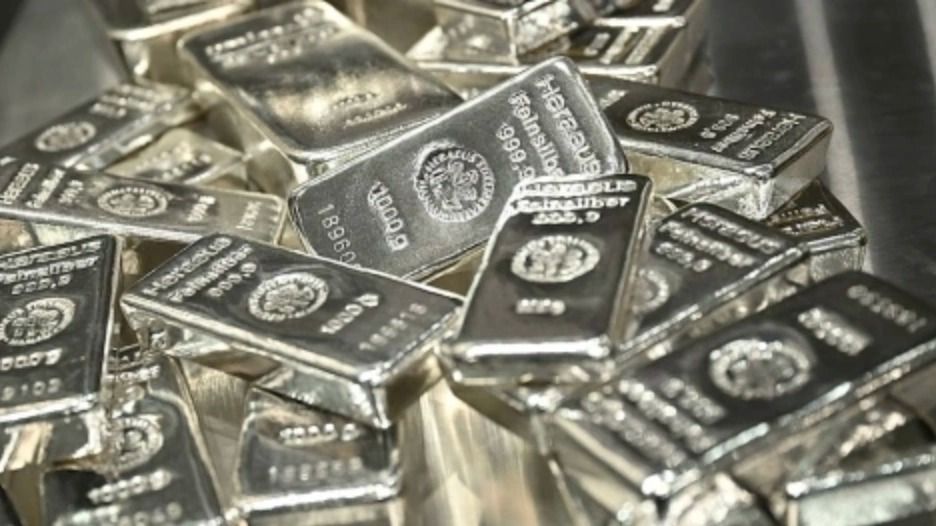 Giá bạc ngày hôm nay 31/10/2026: Phú Quý giảm mạnh, bạc thế giới về 51,36 USD