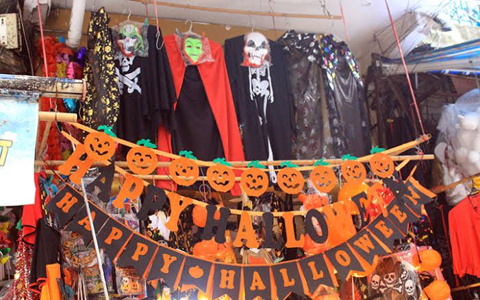 Thị trường Halloween trầm lắng, xu hướng mua sắm tiết kiệm lan rộng