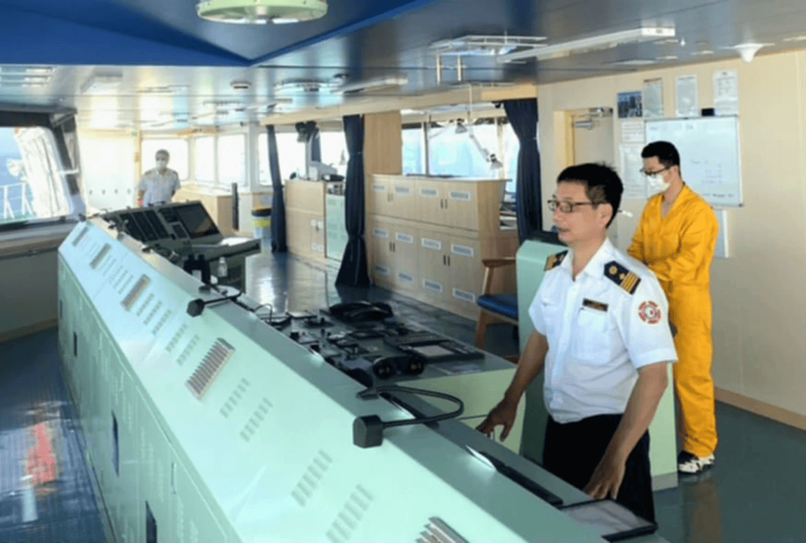 hoa-tieu-hang-hai-gop-phan-phong-ngua-o-niem-moi-truong-17930872919041925760031.png