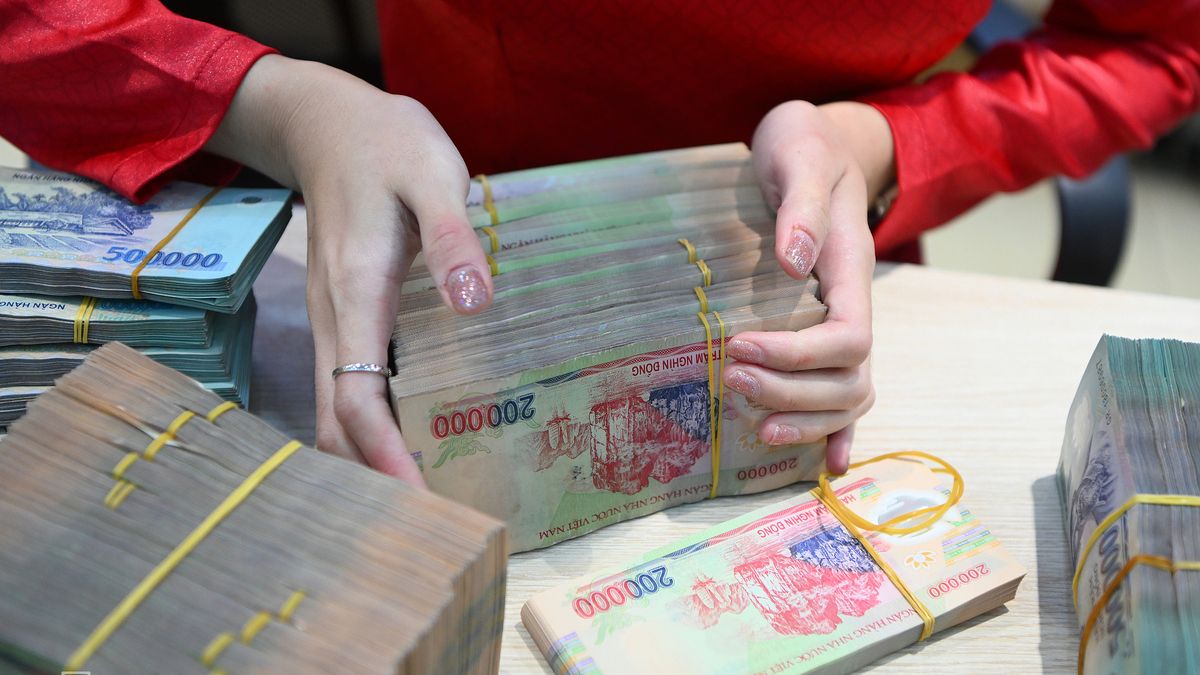 Lãi suất ngân hàng hôm nay 24/10/2026: Lãi suất huy động giảm sâu tới 0,9 điểm phần trăm