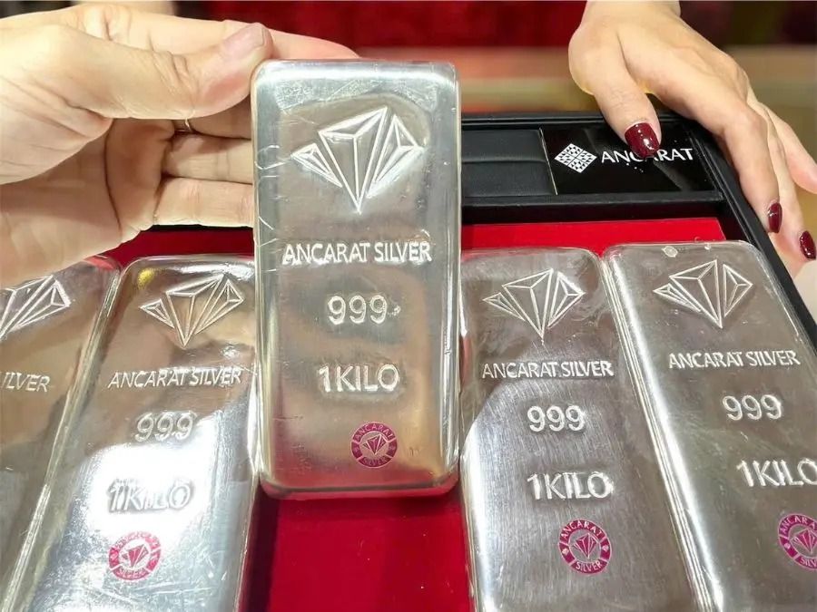 Giá bạc ngày hôm nay 30/10/2026: Bạc thế giới đi xuống, đồng USD và lợi suất trái phiếu được chú ý