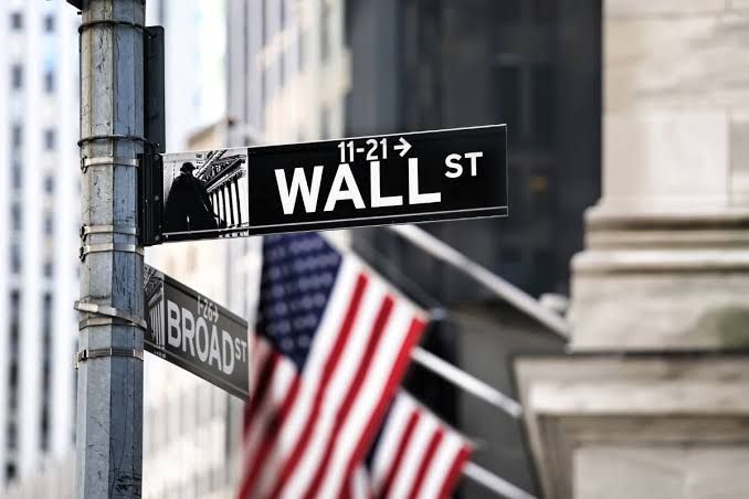 Nasdaq mất 4,48% trong tuần giữa lo ngại về AI và lạm phát Mỹ