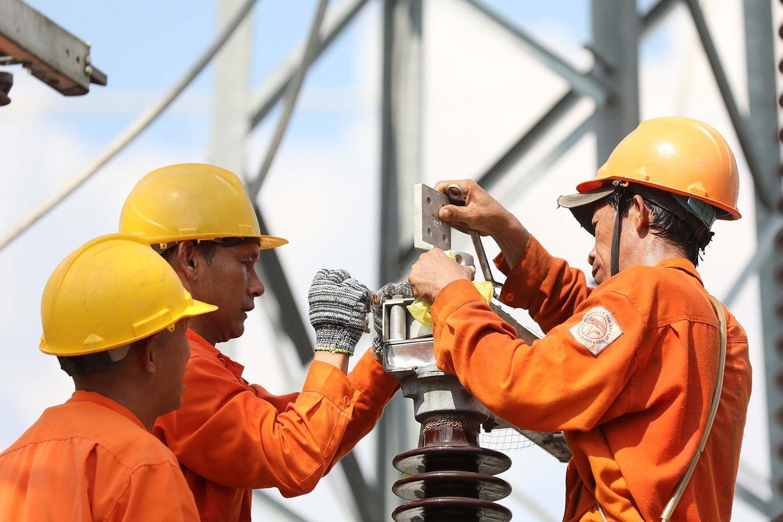 Bộ Công Thương đề xuất áp dụng sớm biểu giá điện 5 bậc và khung giờ cao điểm mới