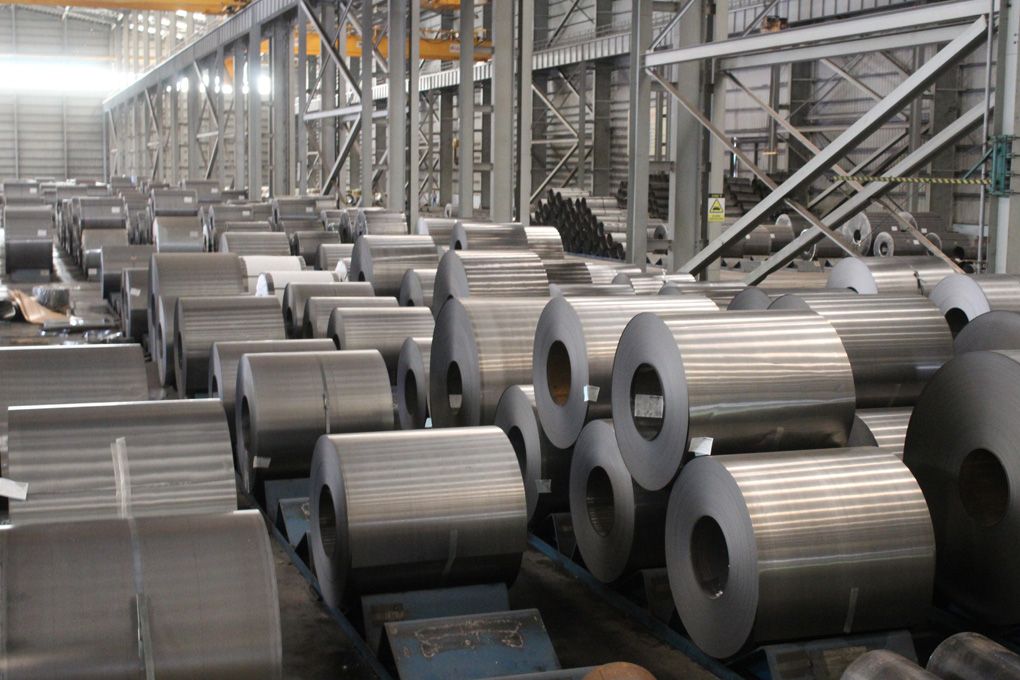 Giá thép ngày hôm nay 27/10/2026: Quặng sắt giảm, tồn kho Trung Quốc tăng