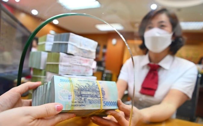 Đang ưu đãi 7% đột ngột lên gần 20%: 'Ác mộng' lãi suất thả nổi của người mua nhà