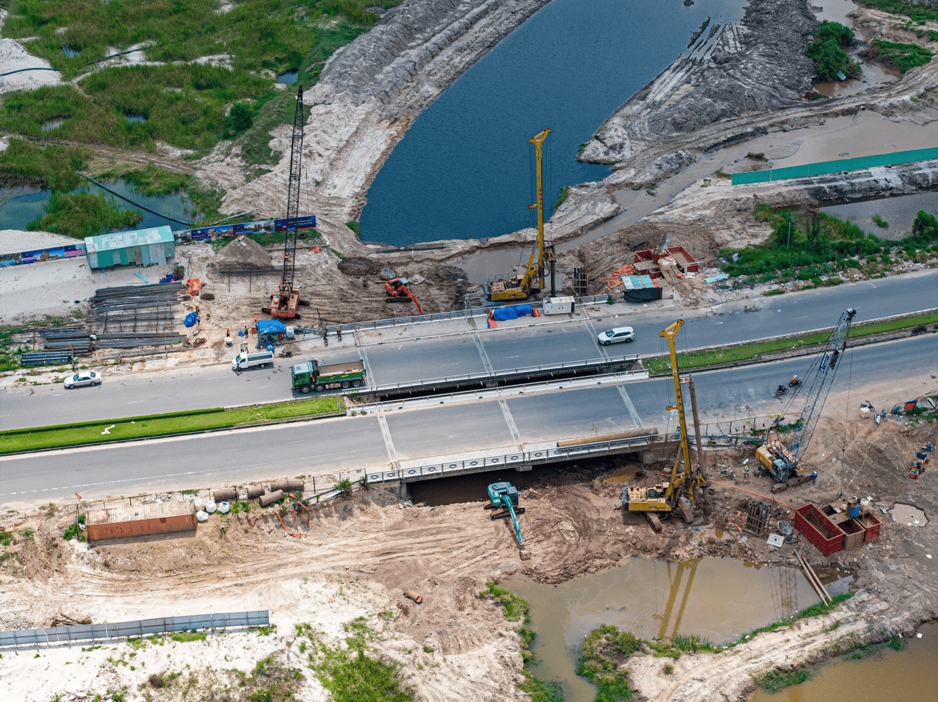 xay-dung-nha-ga-tau-dien-lrt-sun-group-1774853929419.png