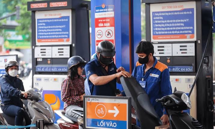 Giá xăng dầu hôm nay ngày 8/9: Xăng tăng mạnh, dầu diesel quay đầu giảm