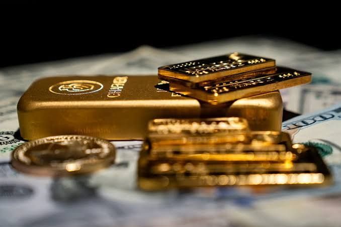 Giá vàng thế giới giảm xuống mức thấp nhất trong vòng 2 tháng.