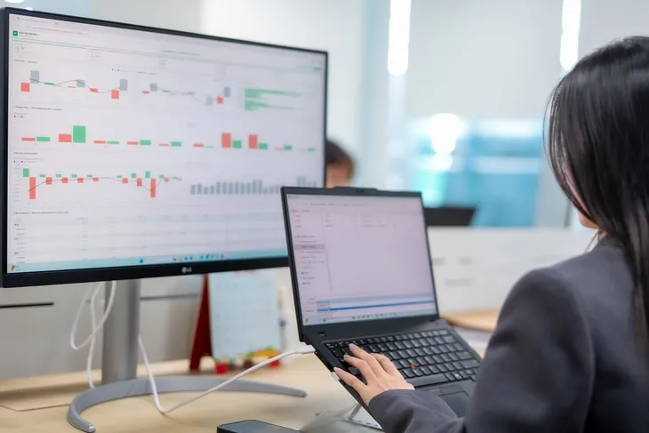 Chứng khoán 14-8: VN-Index rung lắc, vùng hỗ trợ nào đang được chờ đợi?