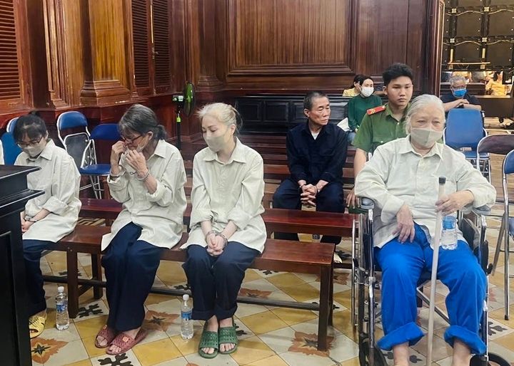 Tòa án Thành phố Hồ Chí Minh tuyên án chín bị cáo trong vụ án sai phạm tín dụng tại Công ty Cổ phần Đầu tư Phát triển Phú Mỹ, gây thiệt hại hơn 73 tỷ đồng
