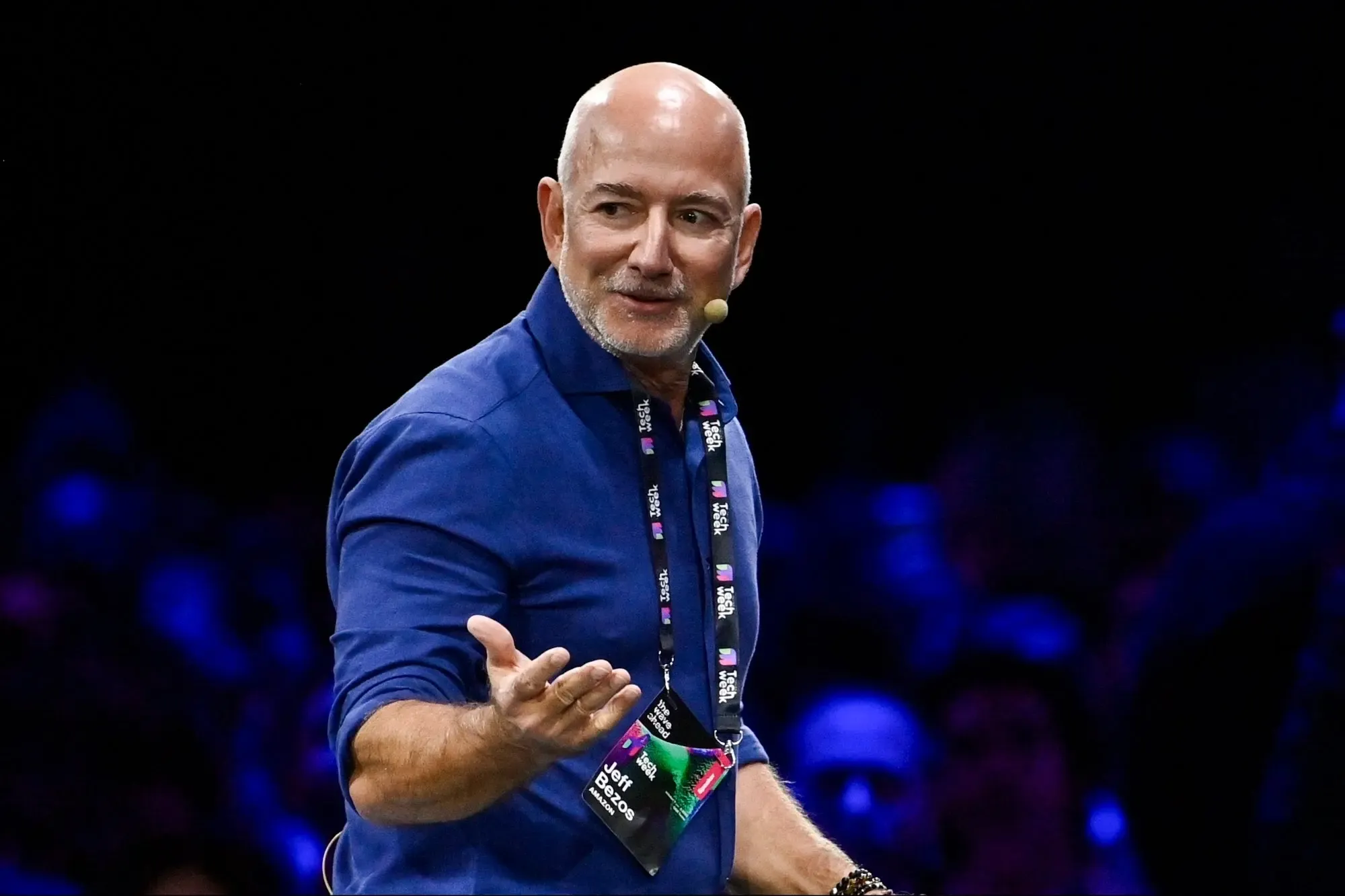 Jeff Bezos dự báo AI giúp con người chỉ cần làm việc 3 ngày mỗi tuần mà vẫn đủ sống
