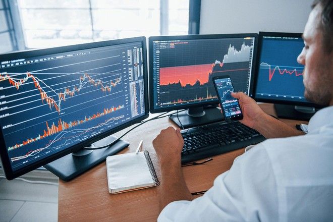 Khối ngoại bán ròng hơn 2.700 tỷ đồng, HDB và VJC bị xả mạnh